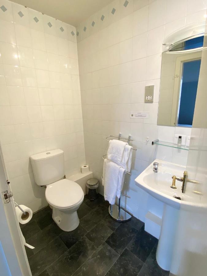 The County Hotel - Self Check-In, Ultra Fast Wi-Fi, Free Parking, Central Location Selkirk Zewnętrze zdjęcie
