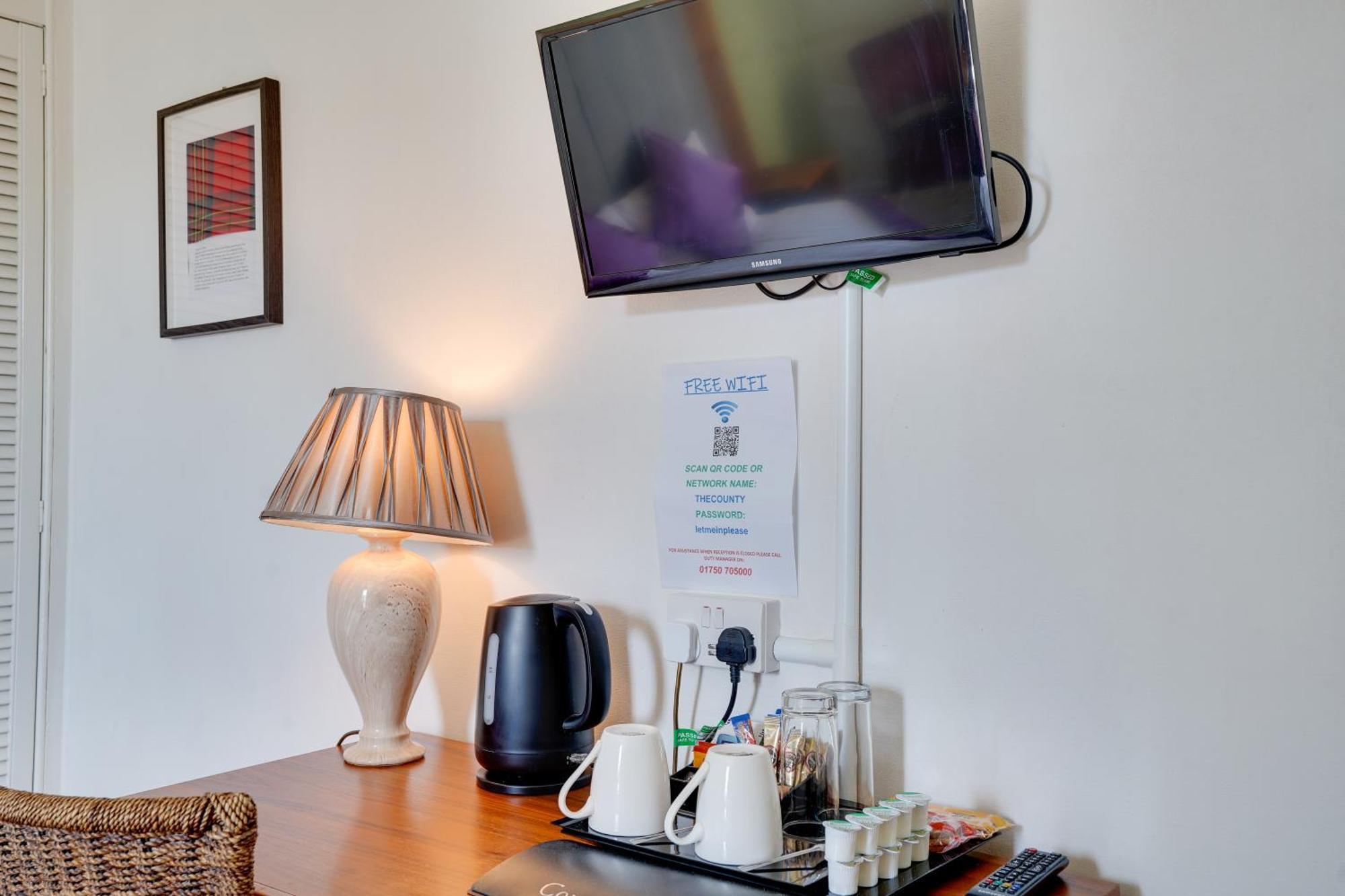 The County Hotel - Self Check-In, Ultra Fast Wi-Fi, Free Parking, Central Location Selkirk Zewnętrze zdjęcie