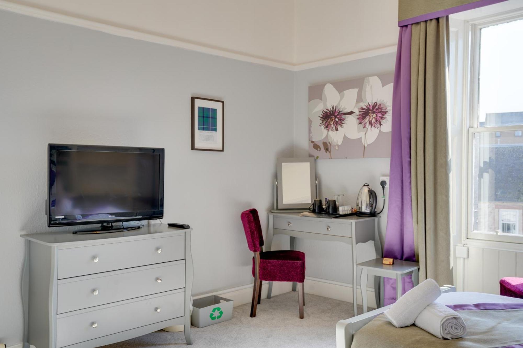 The County Hotel - Self Check-In, Ultra Fast Wi-Fi, Free Parking, Central Location Selkirk Zewnętrze zdjęcie