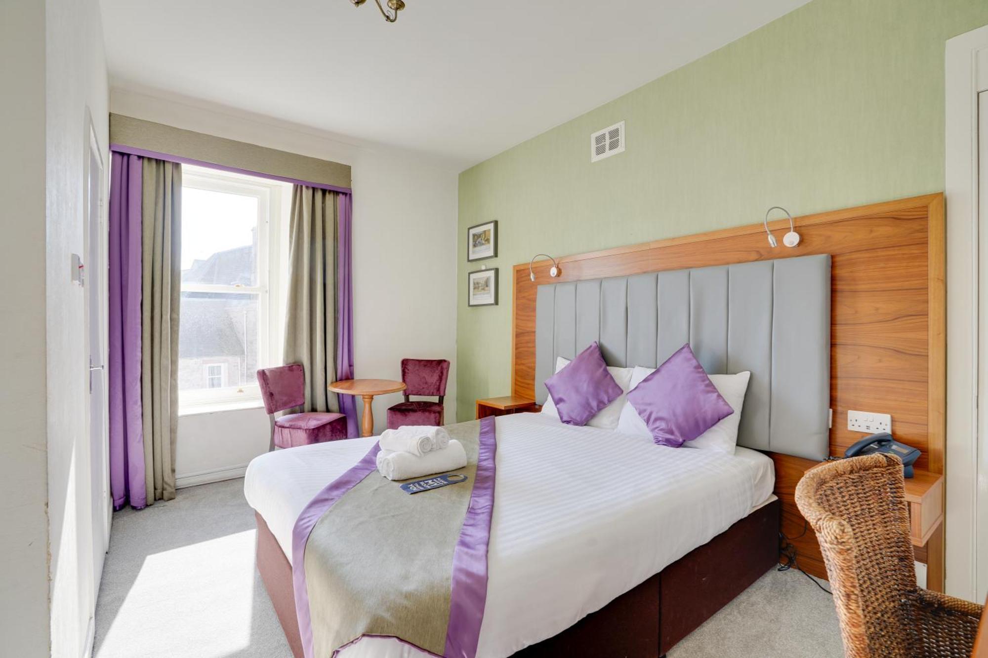 The County Hotel - Self Check-In, Ultra Fast Wi-Fi, Free Parking, Central Location Selkirk Zewnętrze zdjęcie