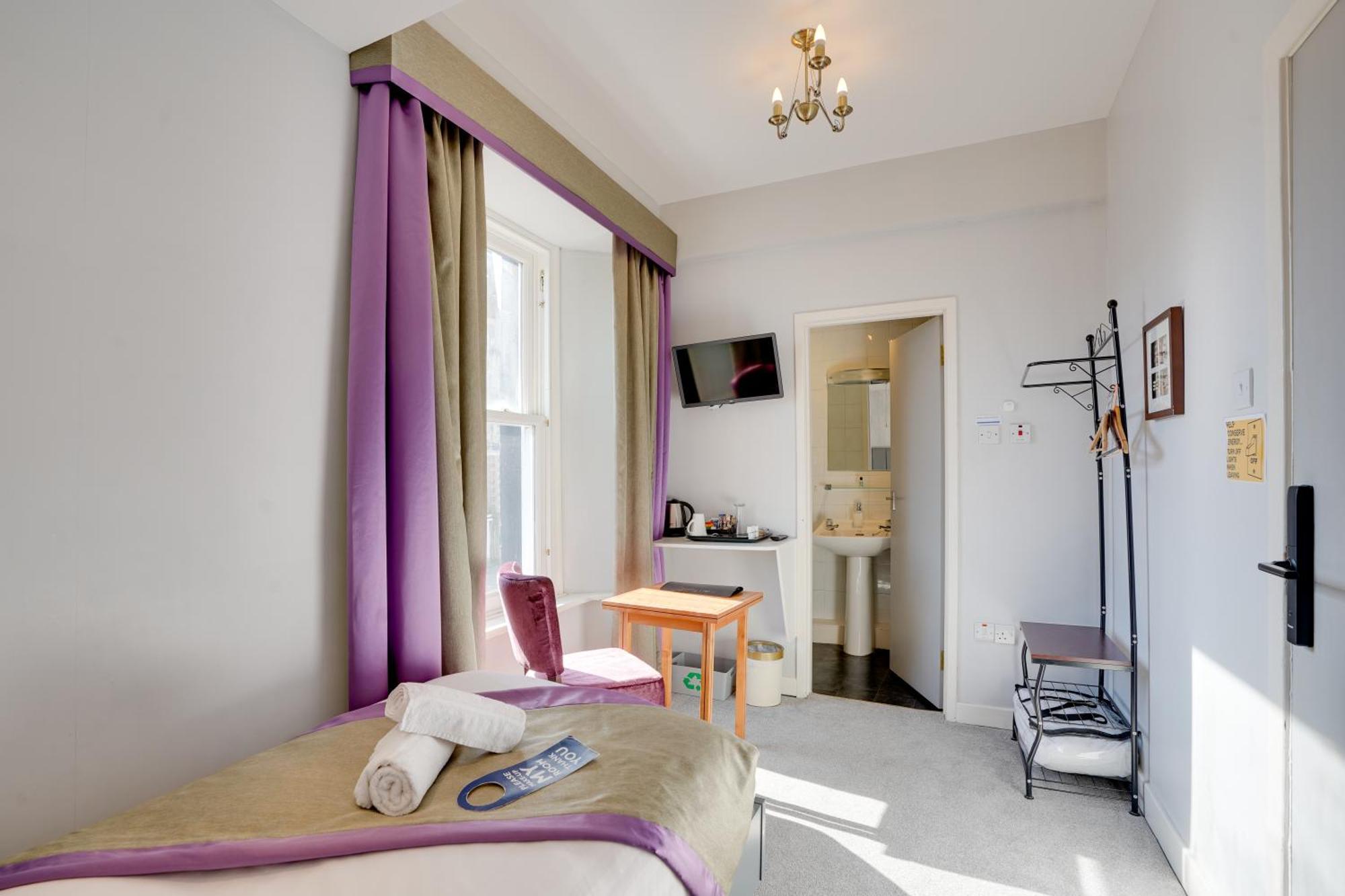 The County Hotel - Self Check-In, Ultra Fast Wi-Fi, Free Parking, Central Location Selkirk Zewnętrze zdjęcie
