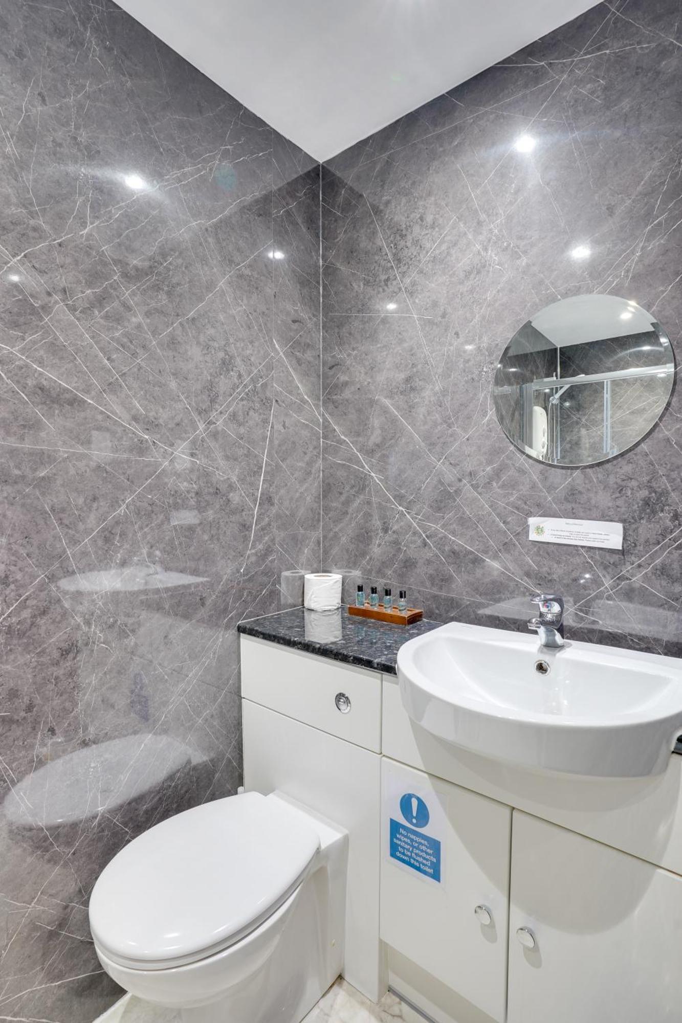The County Hotel - Self Check-In, Ultra Fast Wi-Fi, Free Parking, Central Location Selkirk Zewnętrze zdjęcie