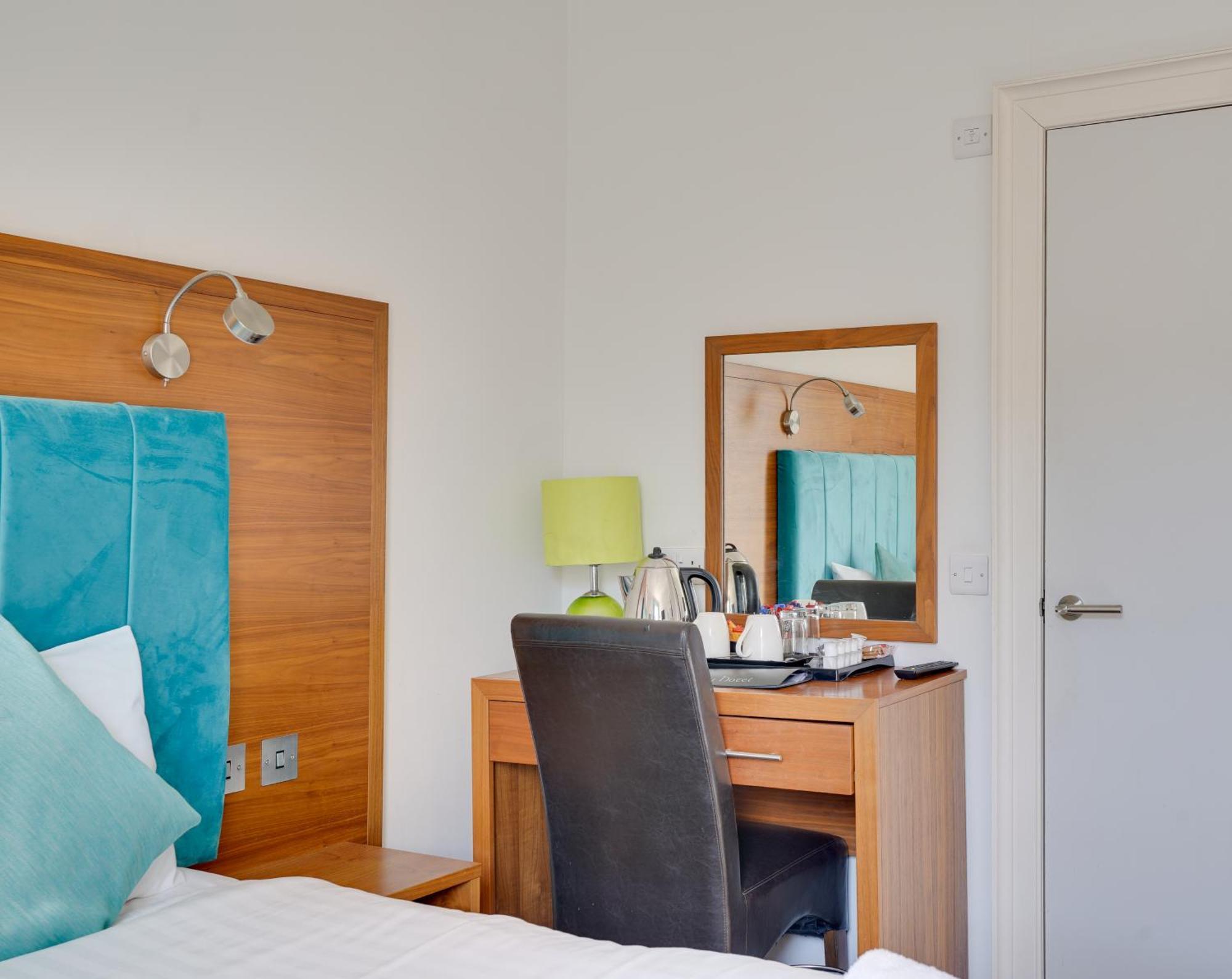 The County Hotel - Self Check-In, Ultra Fast Wi-Fi, Free Parking, Central Location Selkirk Zewnętrze zdjęcie