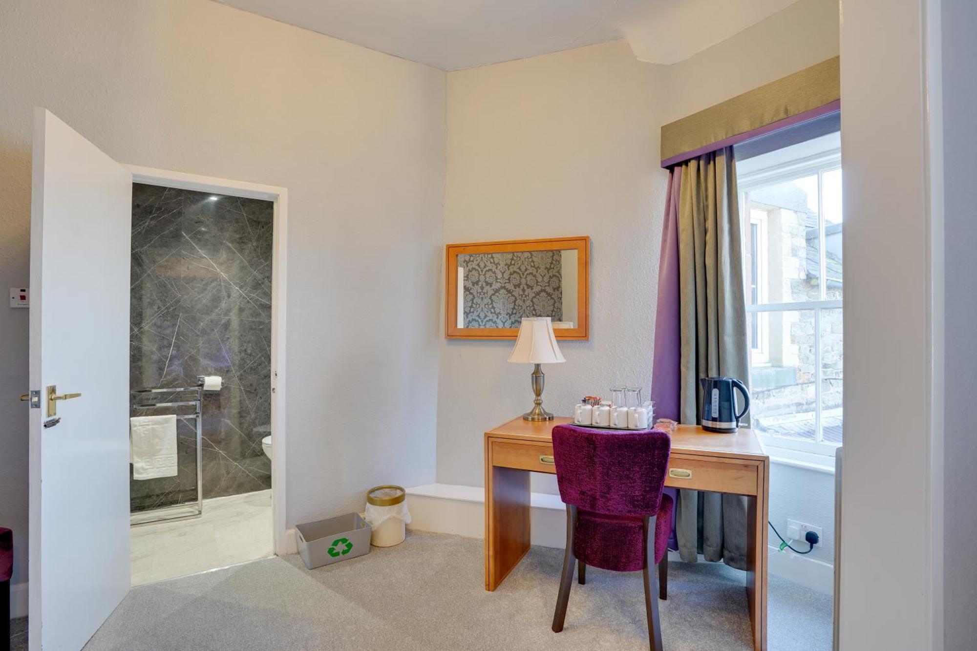 The County Hotel - Self Check-In, Ultra Fast Wi-Fi, Free Parking, Central Location Selkirk Zewnętrze zdjęcie