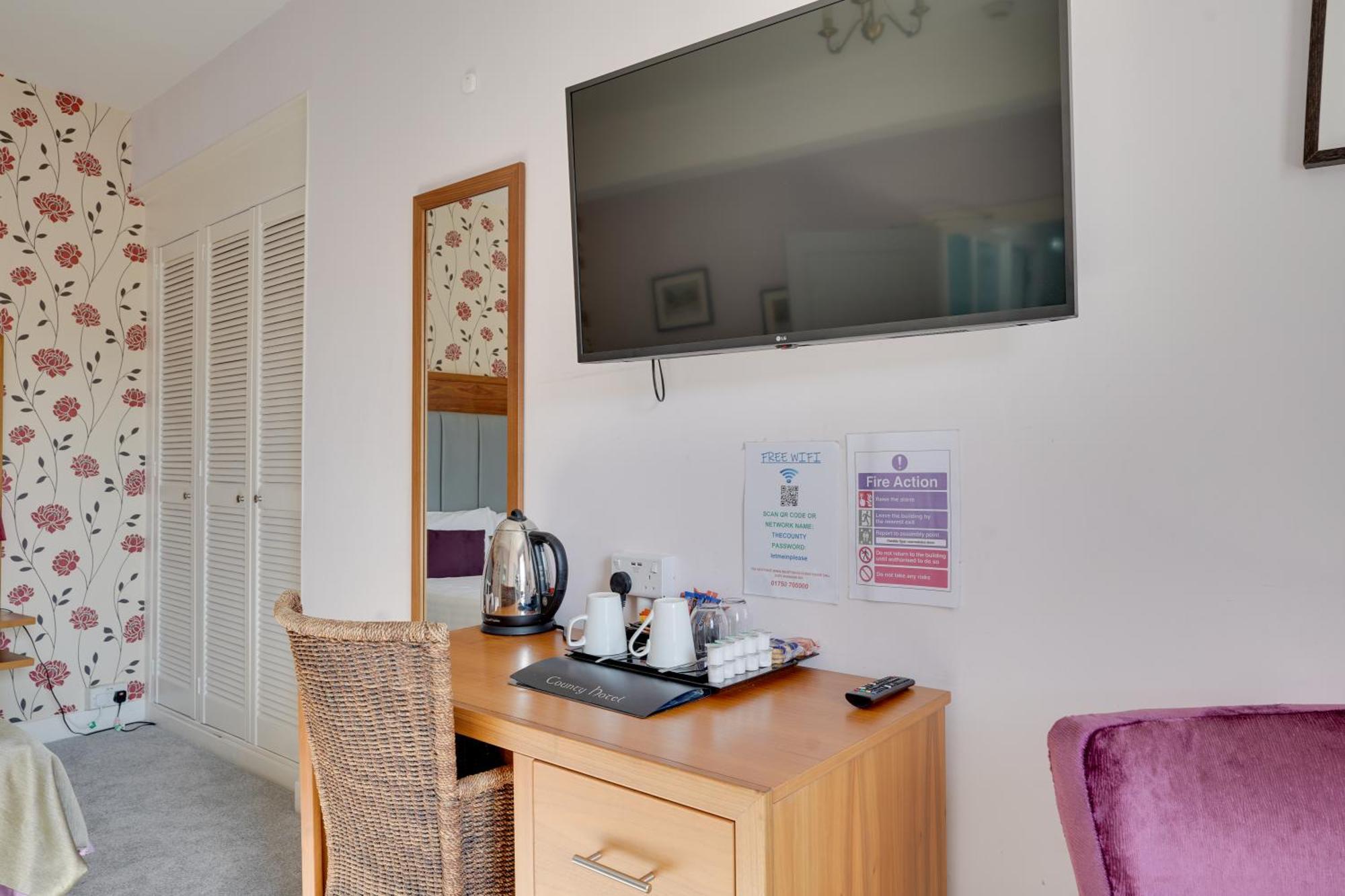 The County Hotel - Self Check-In, Ultra Fast Wi-Fi, Free Parking, Central Location Selkirk Zewnętrze zdjęcie