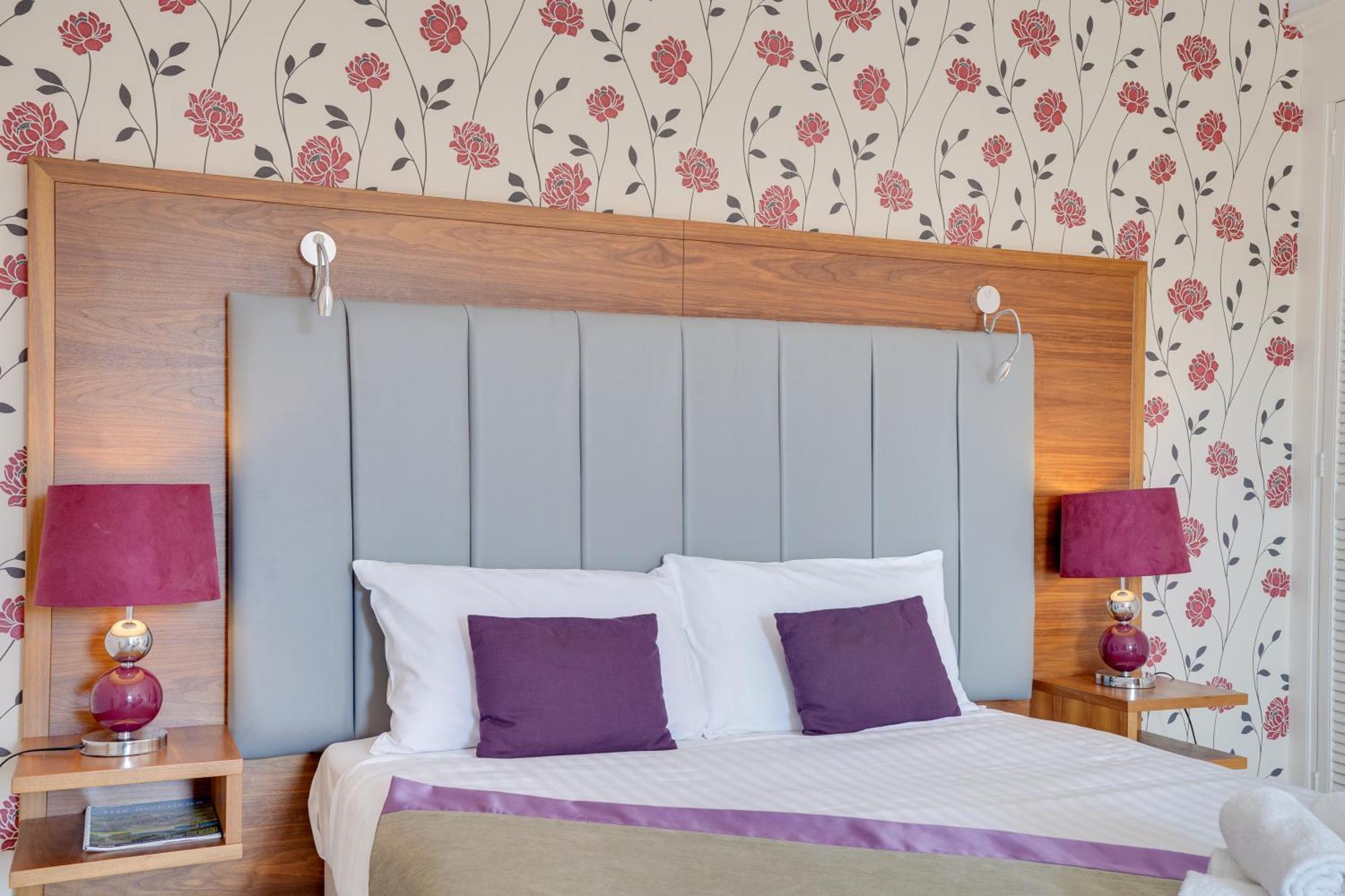 The County Hotel - Self Check-In, Ultra Fast Wi-Fi, Free Parking, Central Location Selkirk Zewnętrze zdjęcie