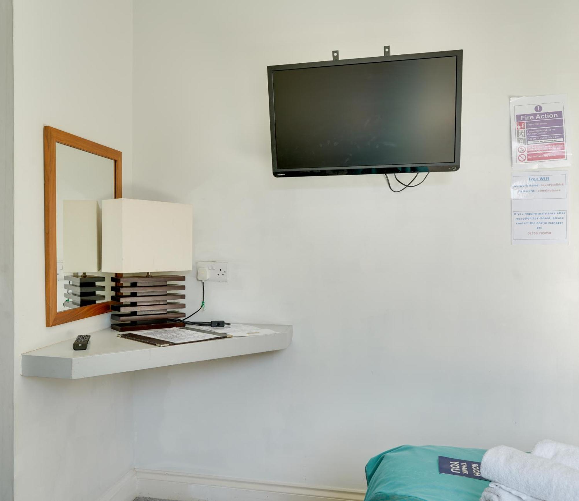 The County Hotel - Self Check-In, Ultra Fast Wi-Fi, Free Parking, Central Location Selkirk Zewnętrze zdjęcie
